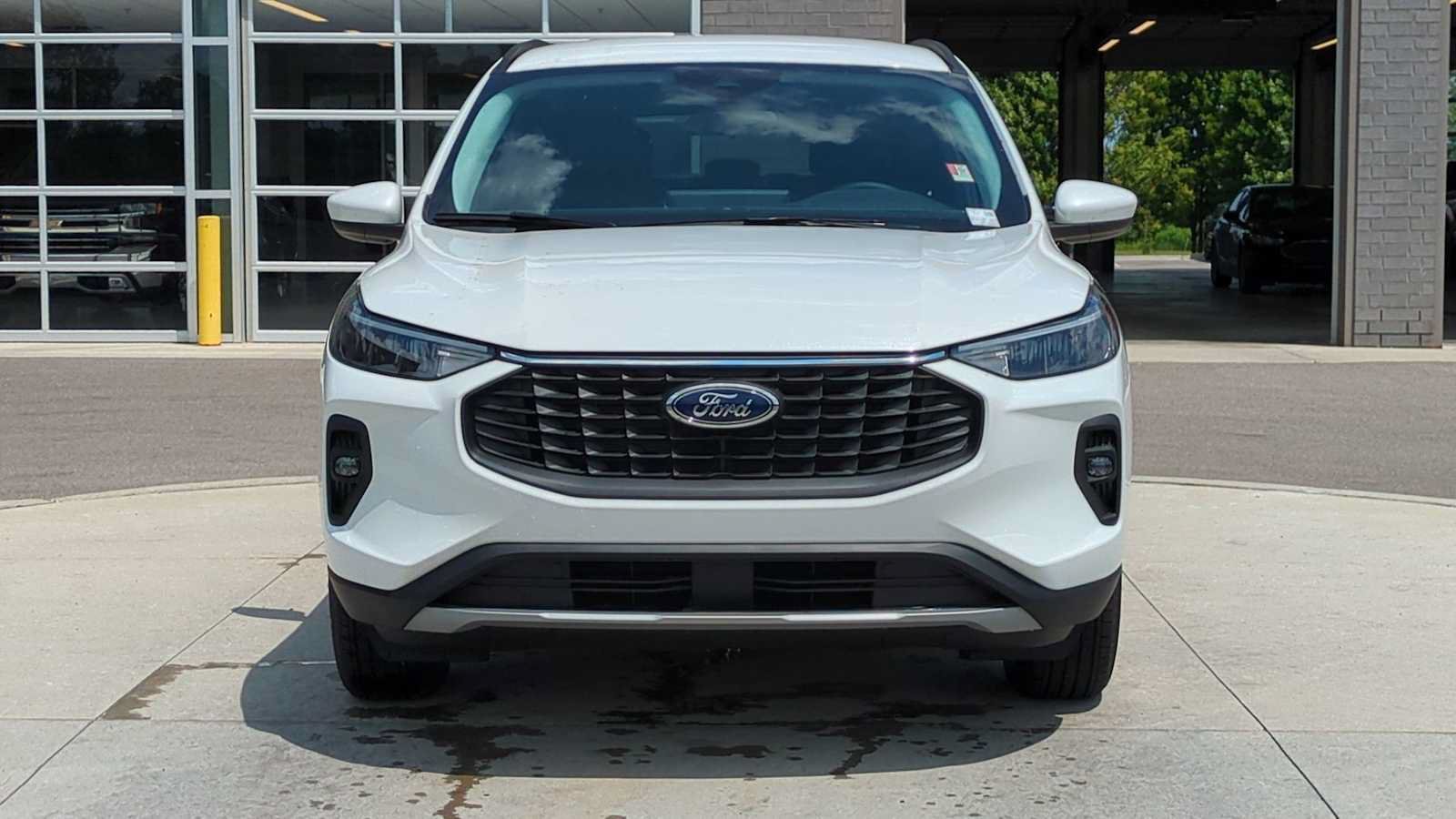 New 2025 Ford Escape SE FWD image 8