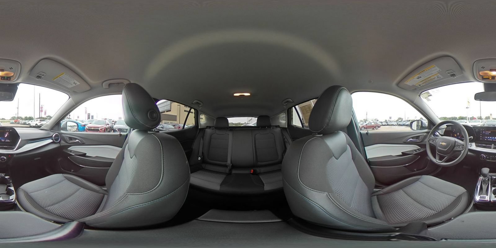 Used 2025 Chevrolet Trax LT FWD image 36