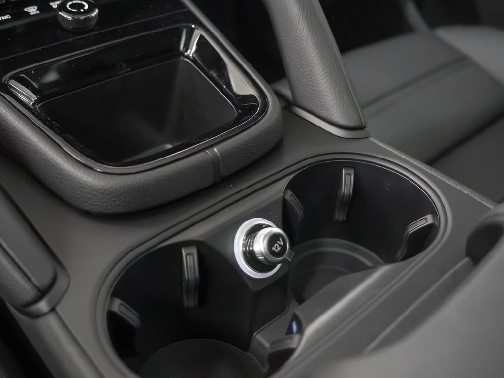 Used 2025 Porsche Cayenne Coupe AWD/4WD image 34