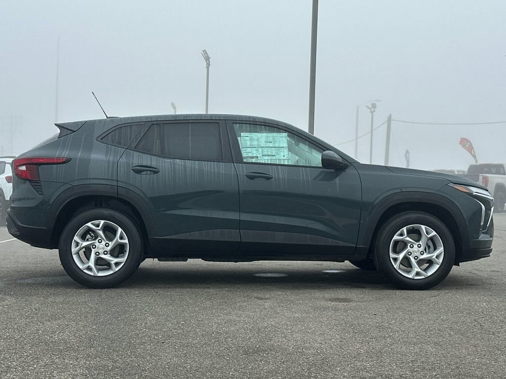 New 2026 Chevrolet Trax LS w/ LS Convenience Package image 6