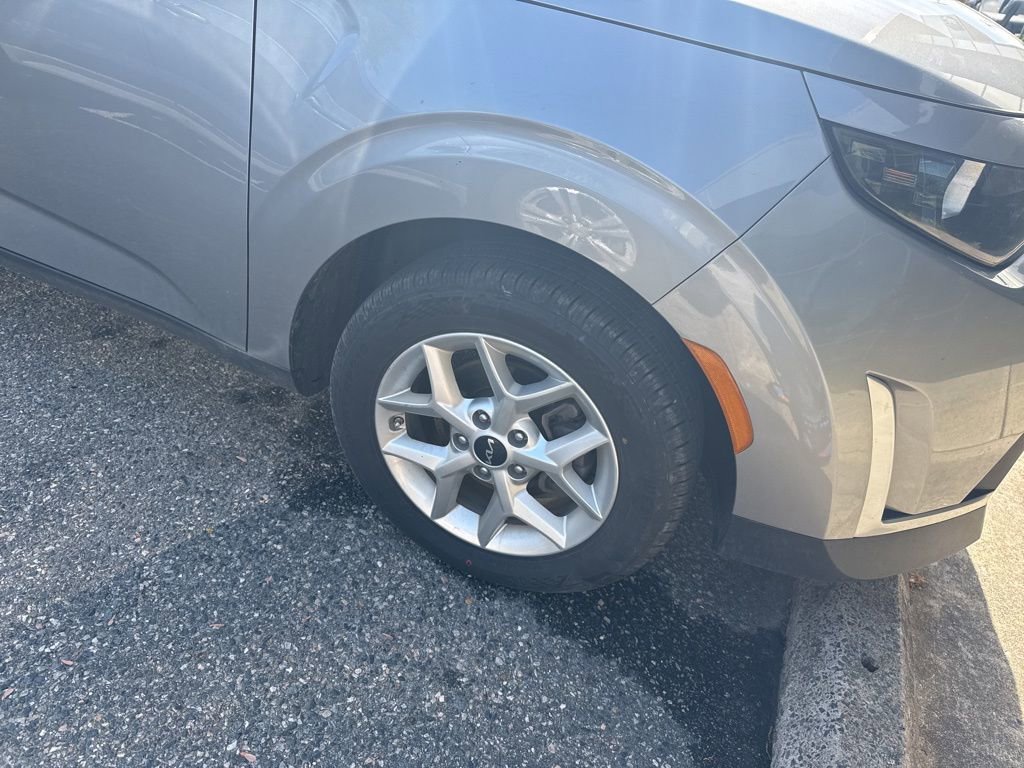 Used 2024 Kia Soul LX w/ Option Group 015 image 5