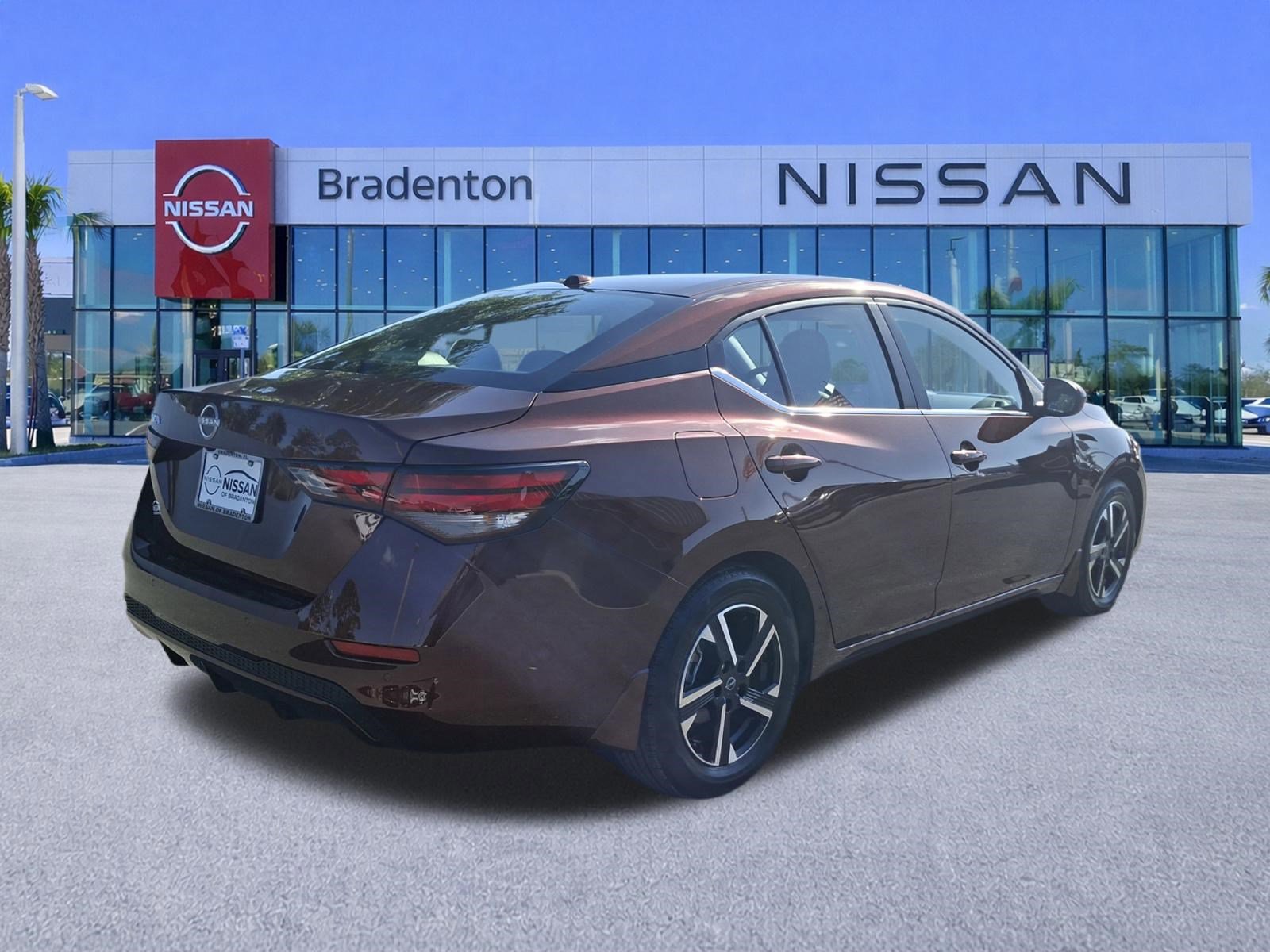 Used 2025 Nissan Sentra SV FWD image 5