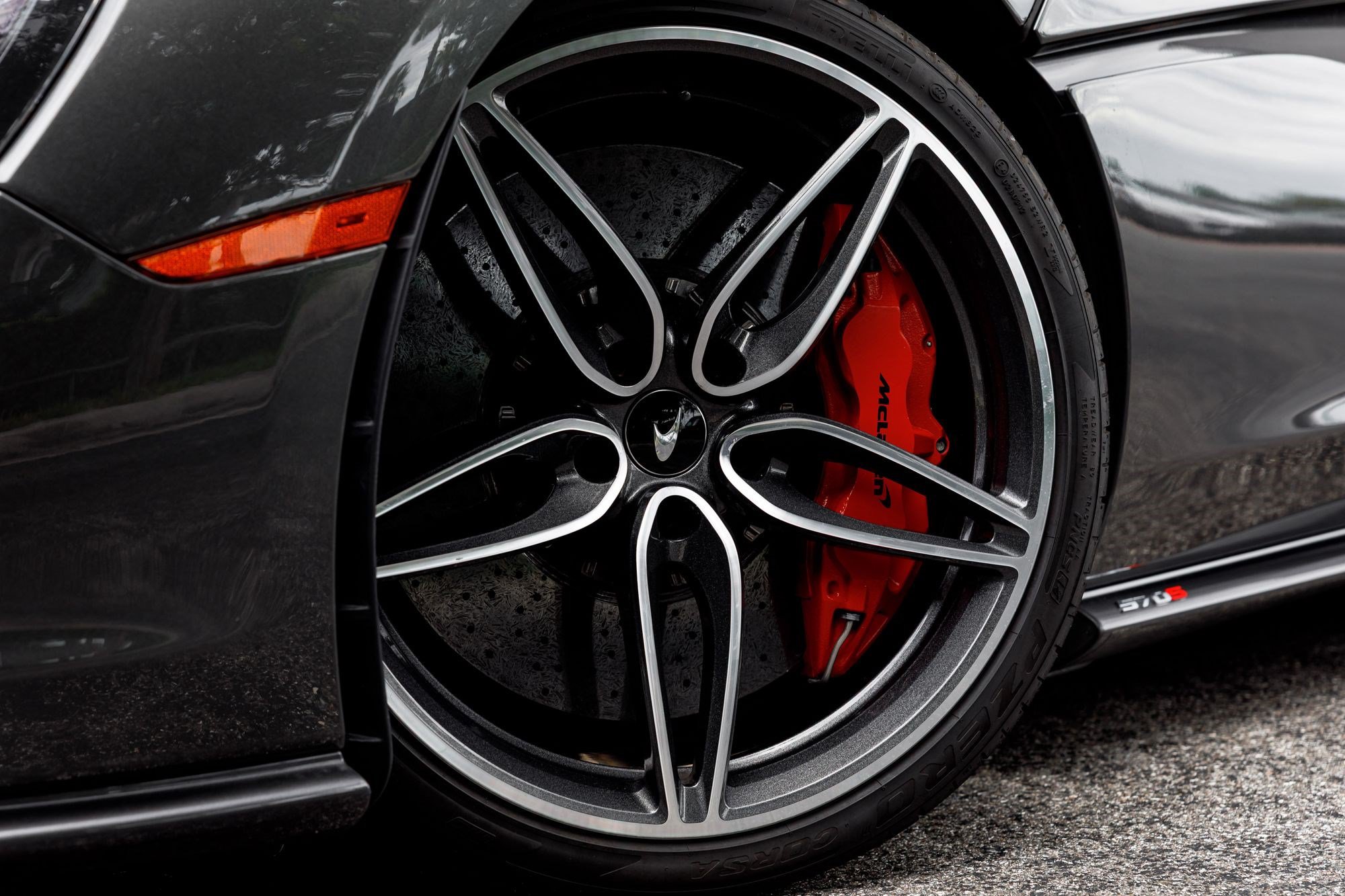Used 2019 McLaren 570S Coupe RWD image 9