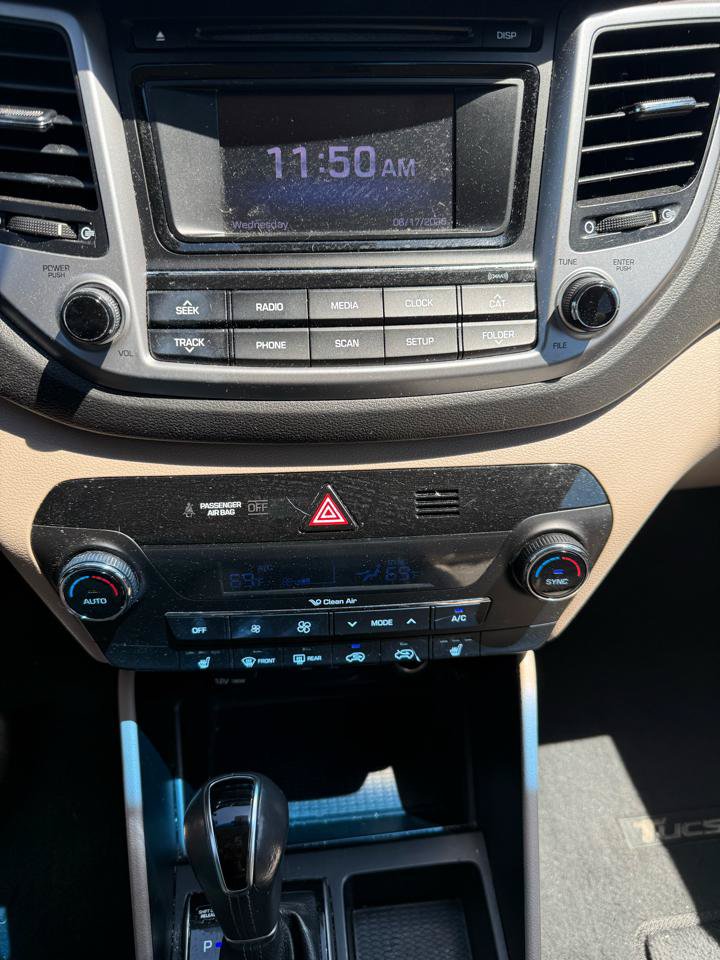 Used 2017 Hyundai Tucson Value AWD/4WD image 12