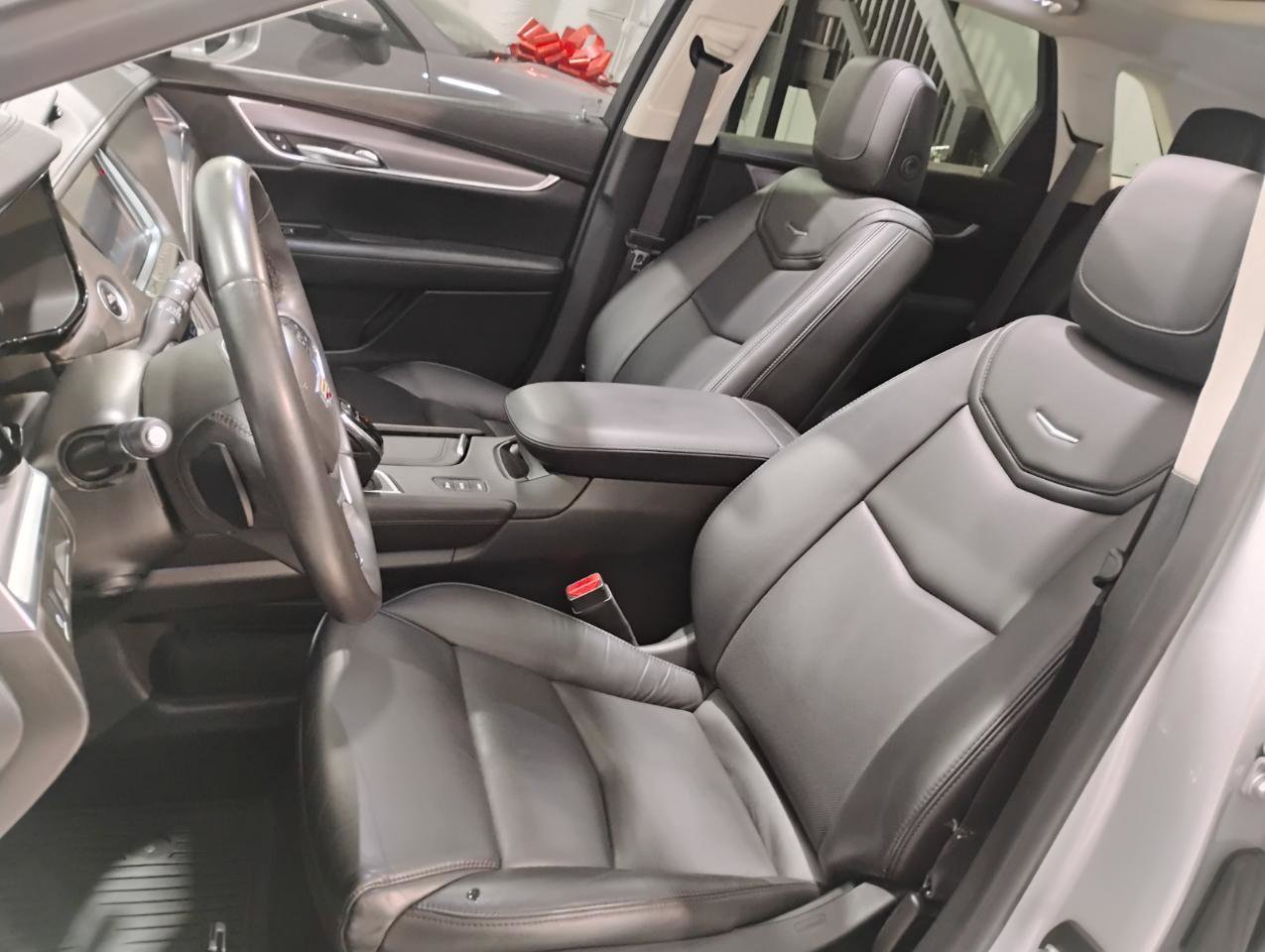 Used 2018 Cadillac XT5 Luxury w/ Driver Awareness Package image 78