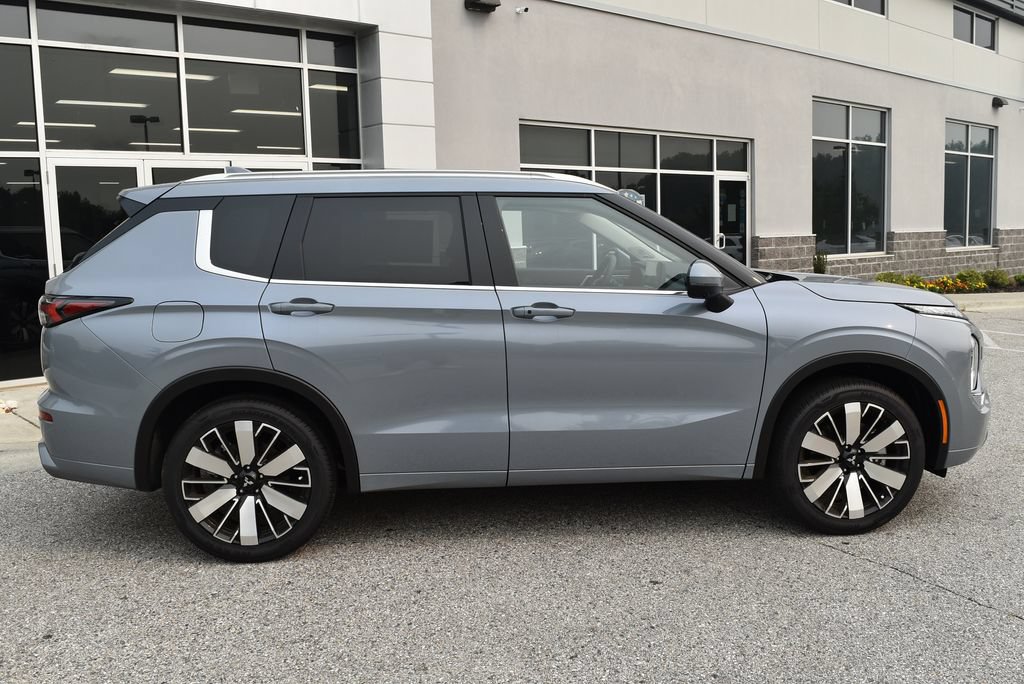 New 2026 Mitsubishi Outlander SEL AWD/4WD image 2
