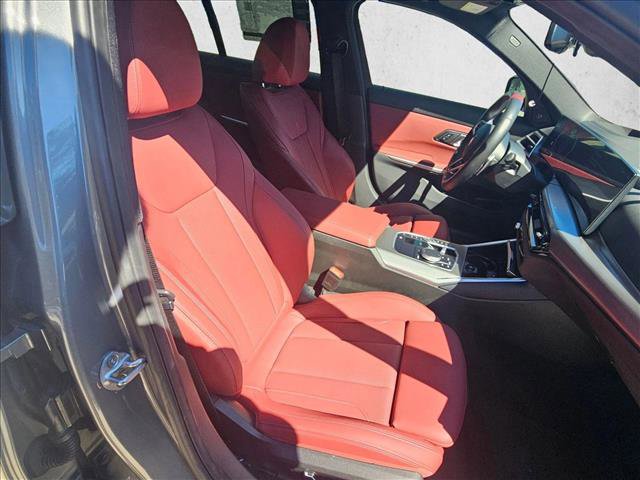 Used 2025 BMW M340i w/ Premium Package image 15