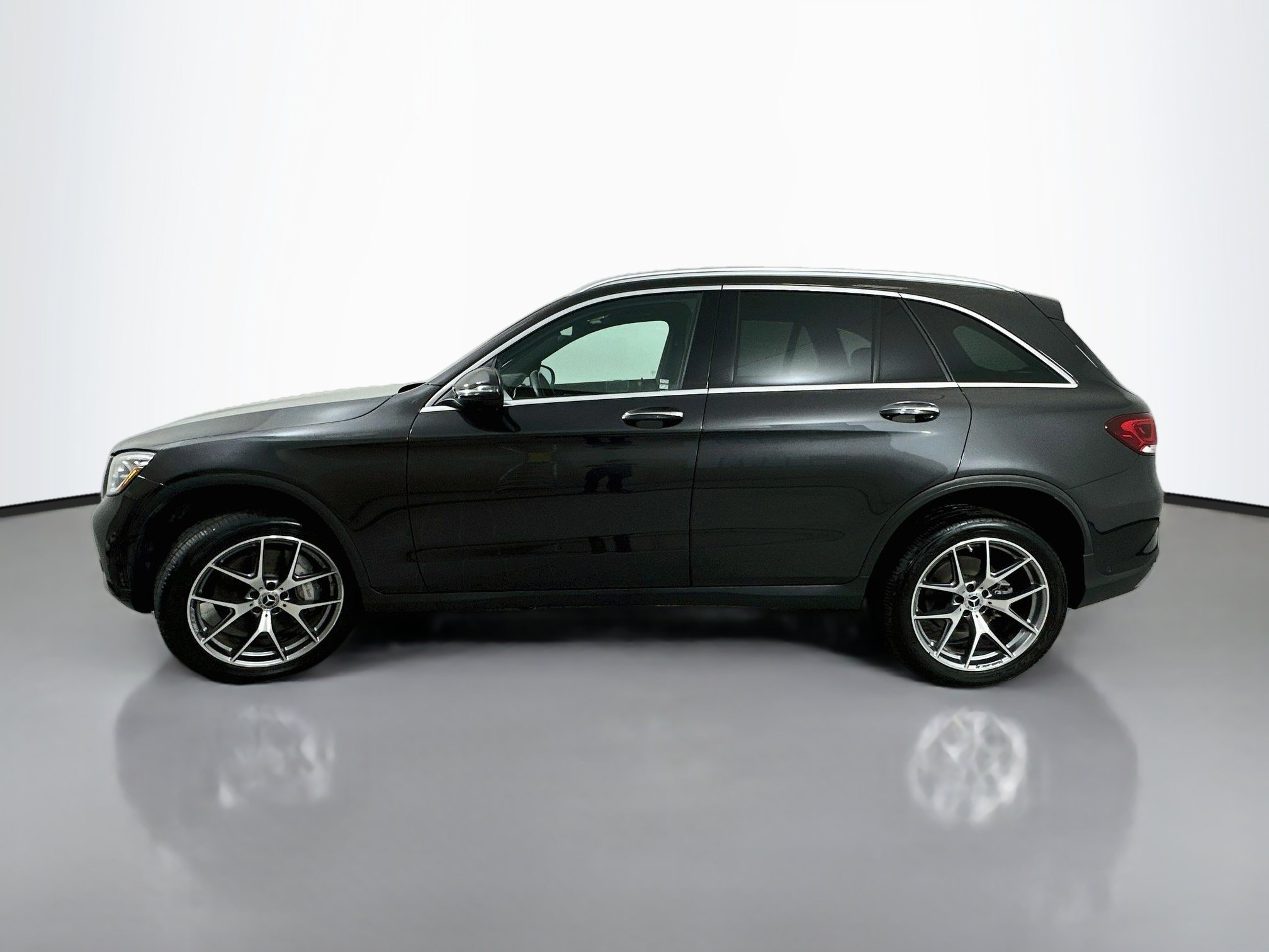 Certified 2022 Mercedes-Benz GLC 300 4MATIC image 4