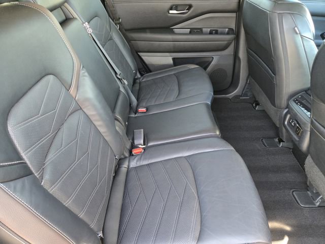 Used 2023 Nissan Pathfinder Platinum w/ Cargo Package image 30