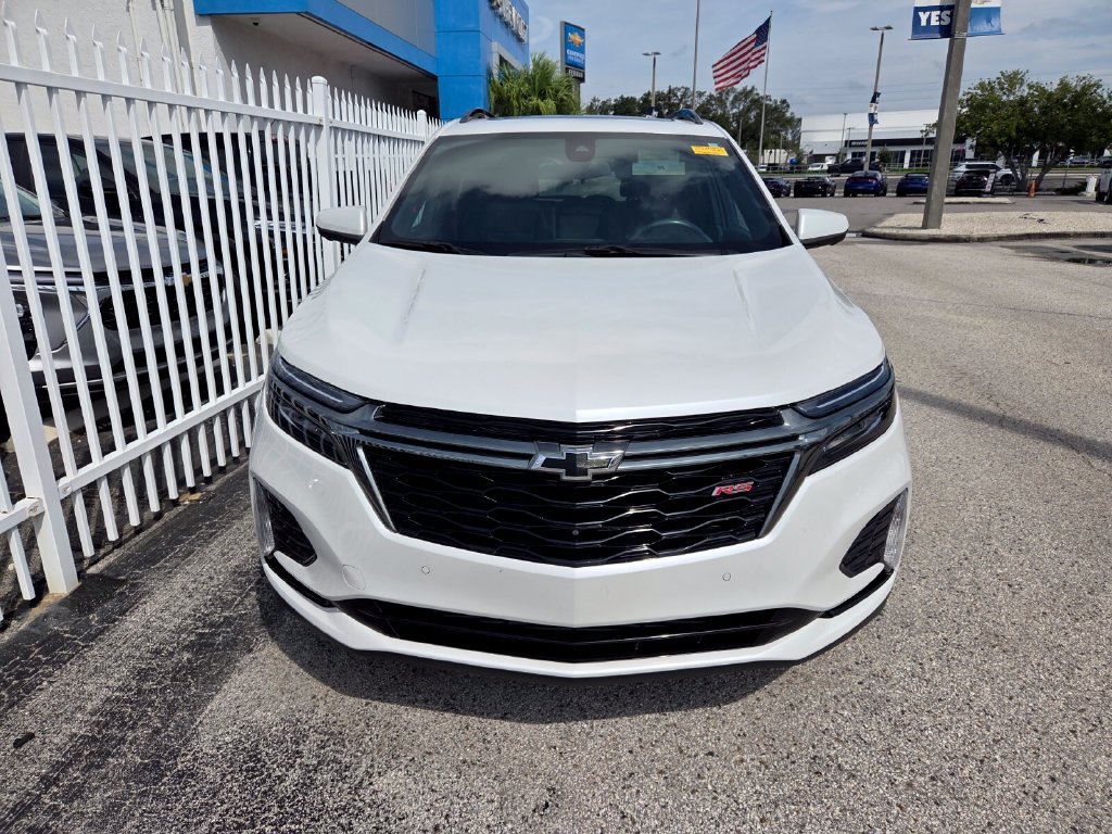 Used 2022 Chevrolet Equinox RS w/ RS Leather Package FWD image 2