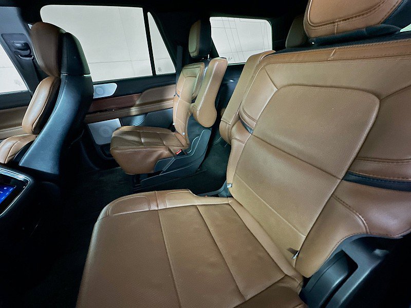 Used 2024 Lincoln Navigator Reserve AWD/4WD image 23