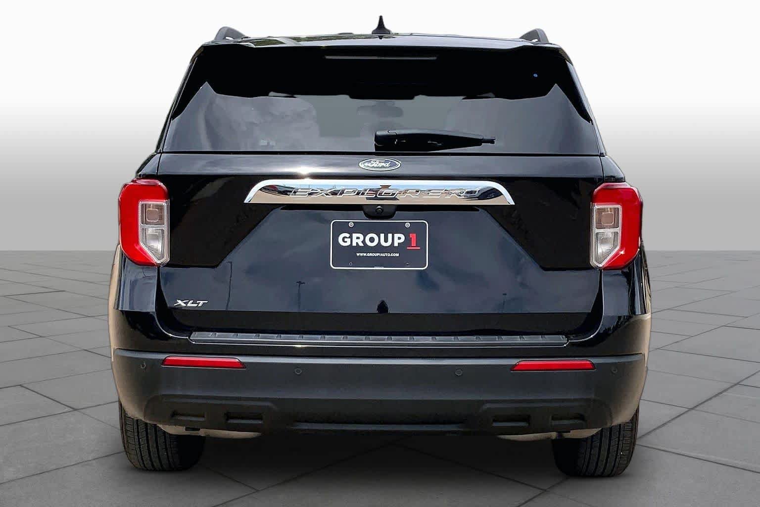 Certified 2023 Ford Explorer XLT RWD image 5