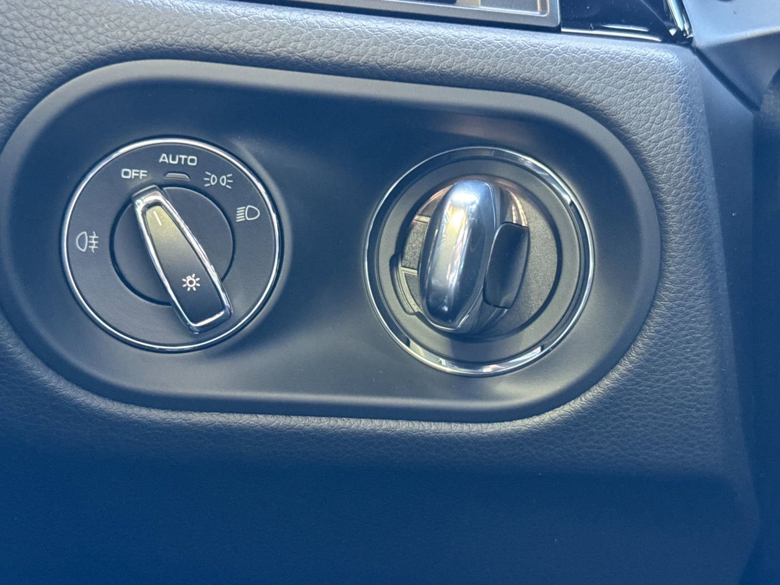 New 2026 Porsche Macan Turbo image 32