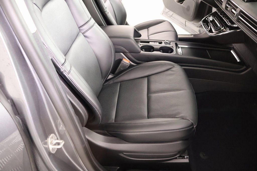 New 2026 Lincoln Corsair Reserve w/ Jet Appearance Package FWD image 14