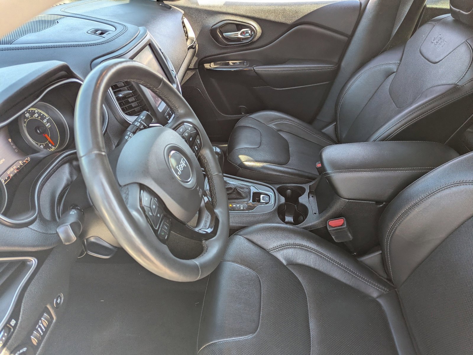 Used 2023 Jeep Cherokee Altitude Lux image 23