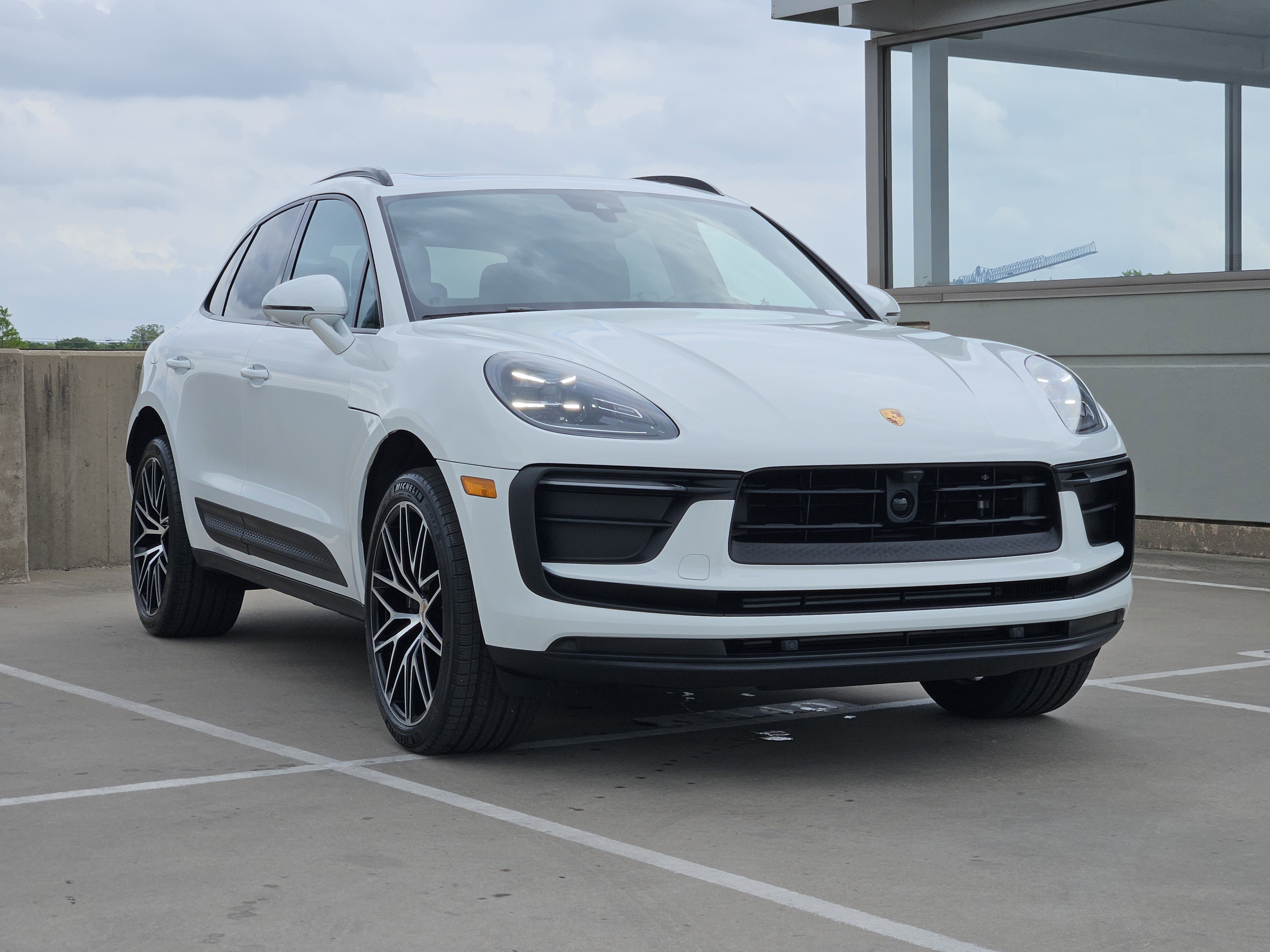 Certified 2026 Porsche Macan image 10