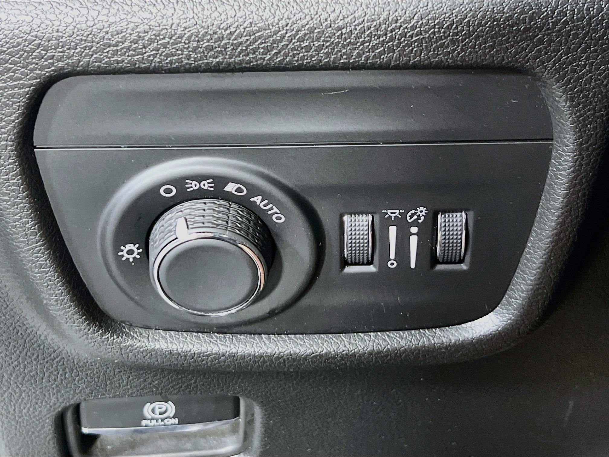 Used 2023 Jeep Grand Cherokee L Laredo AWD/4WD image 10