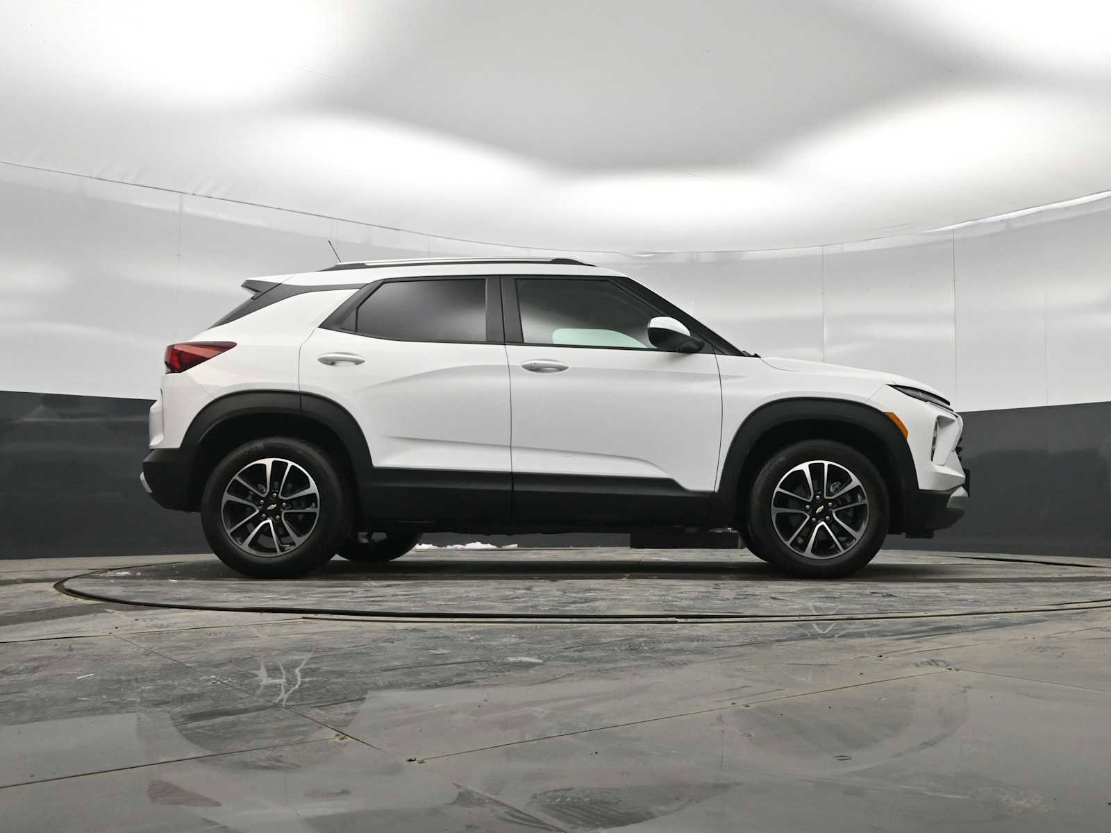 Used 2025 Chevrolet TrailBlazer LT image 35