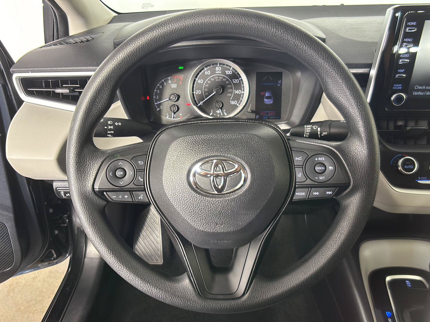 Used 2020 Toyota Corolla LE w/ LE Convenience Package FWD image 29
