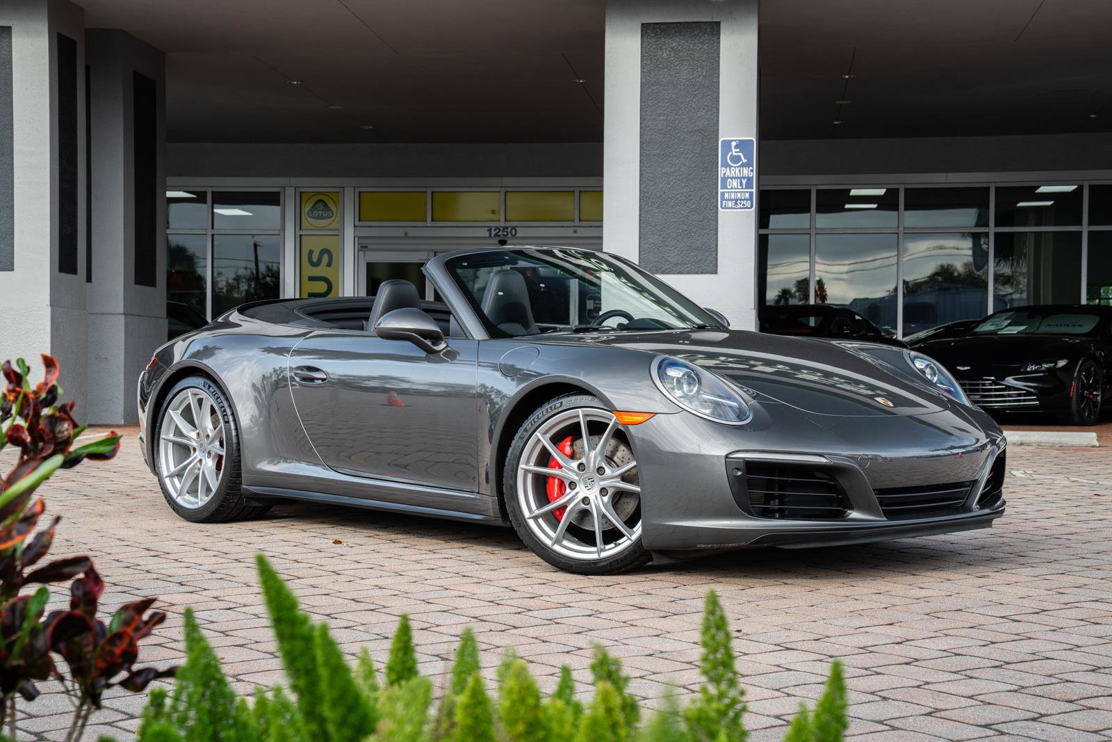 Used 2018 Porsche 911 Carrera 4S image 3