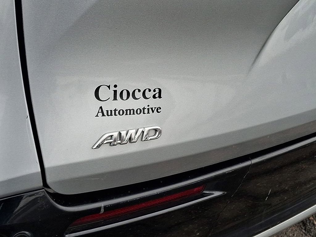 Used 2021 Toyota Sienna Limited image 33