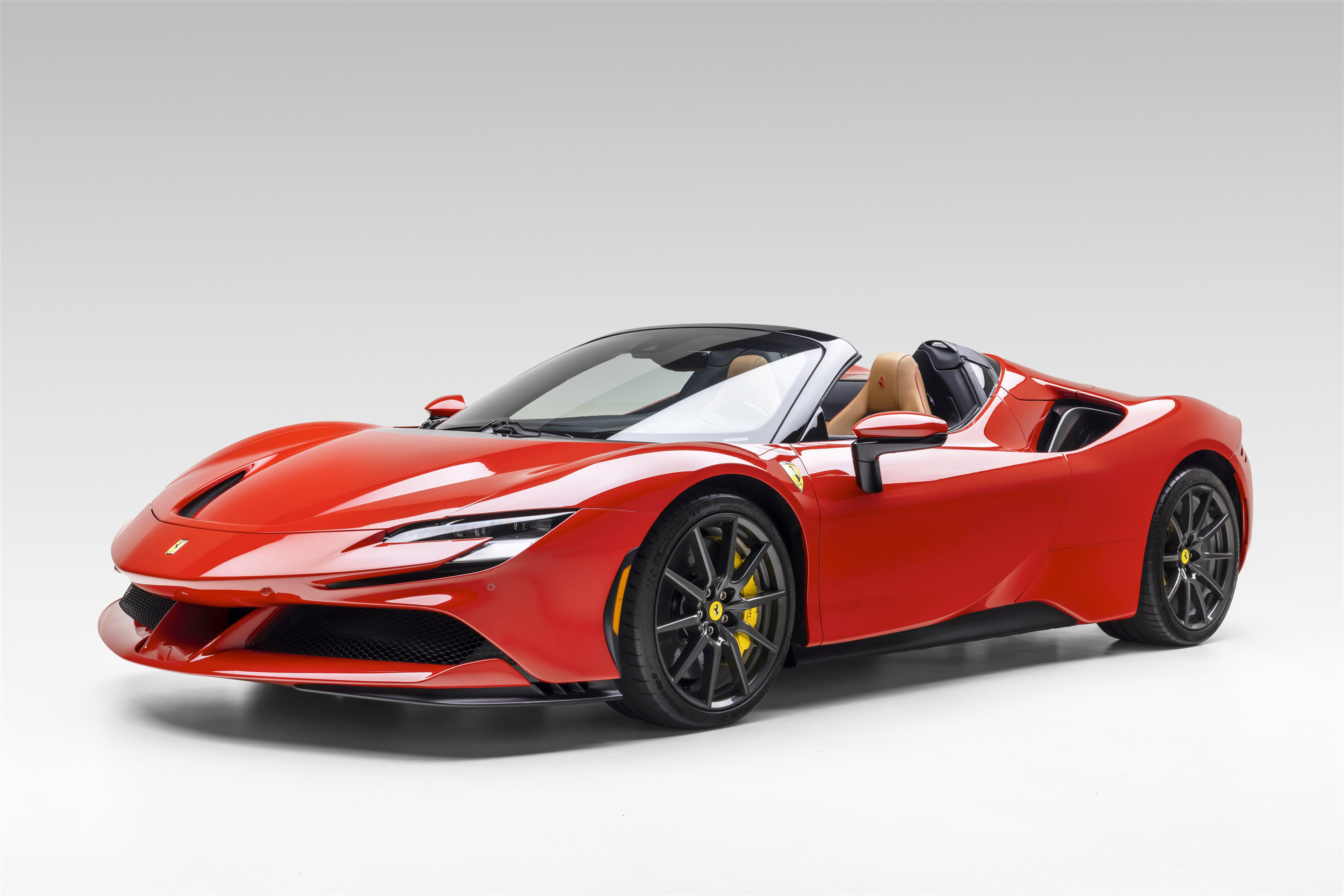 Certified 2025 Ferrari SF90 Spider AWD/4WD image 2