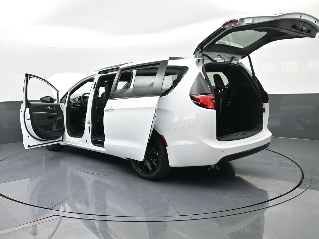 New 2026 Chrysler Pacifica Select w/ S Appearance Package FWD image 74