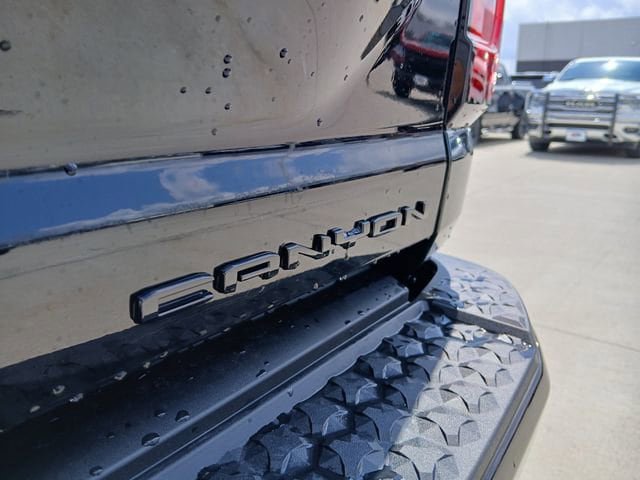 New 2026 GMC Canyon Denali w/ LPO, Denali Black Edition AWD/4WD image 36