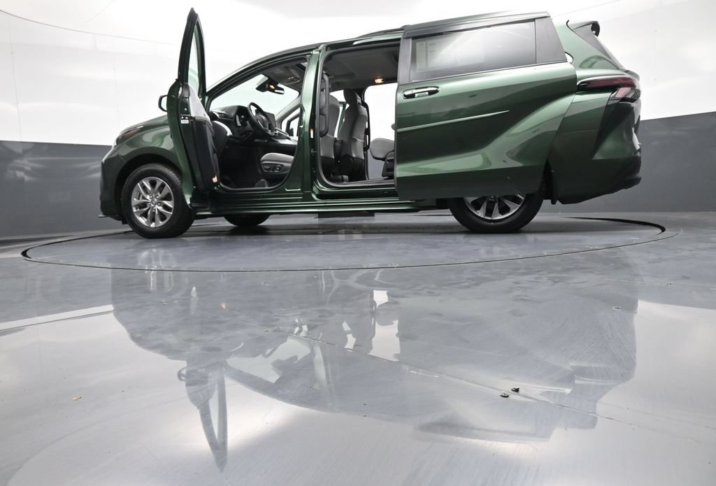 Certified 2025 Toyota Sienna XLE w/ XLE Plus Package AWD/4WD image 51