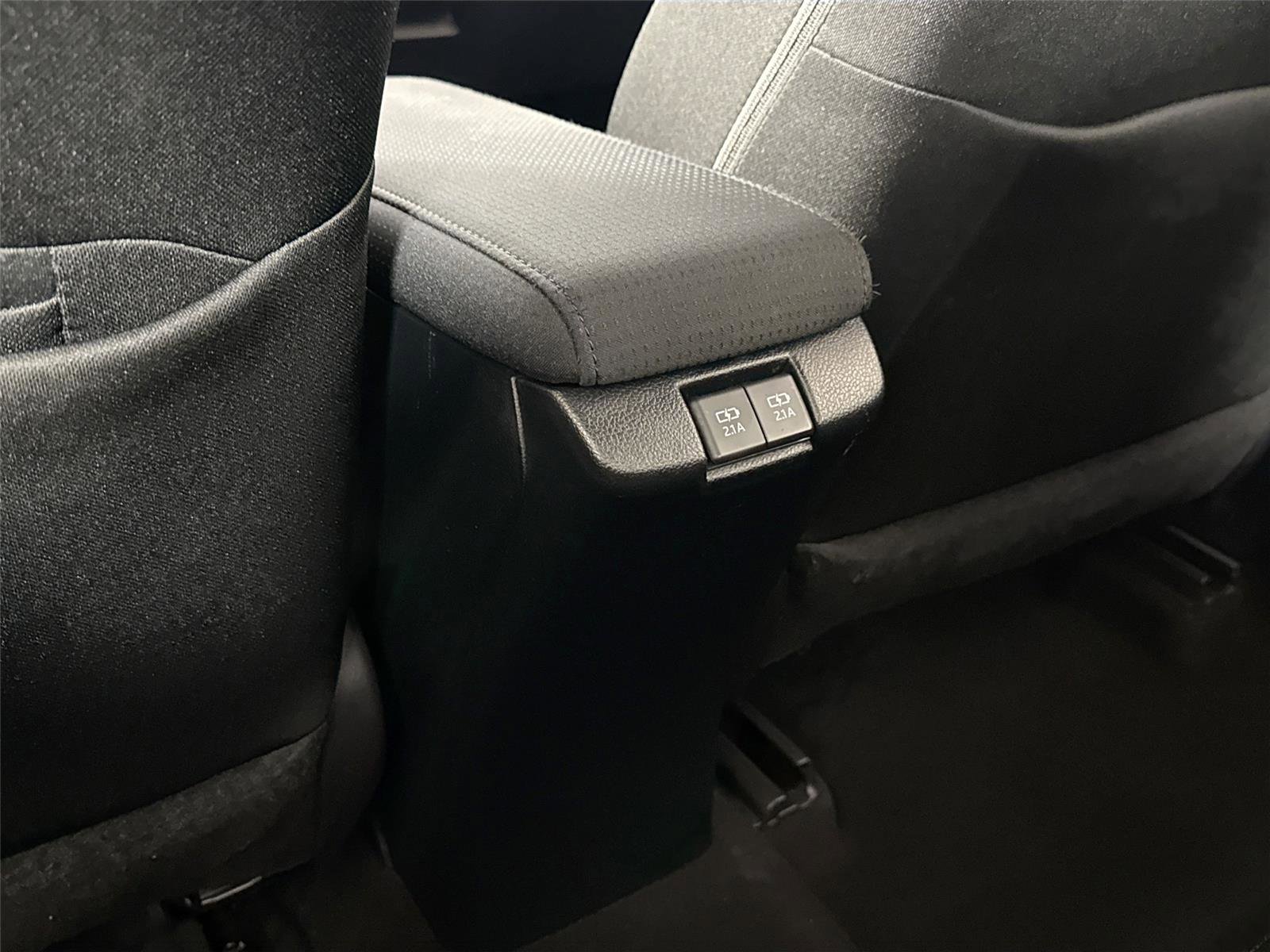 Certified 2022 Toyota Prius LE image 32