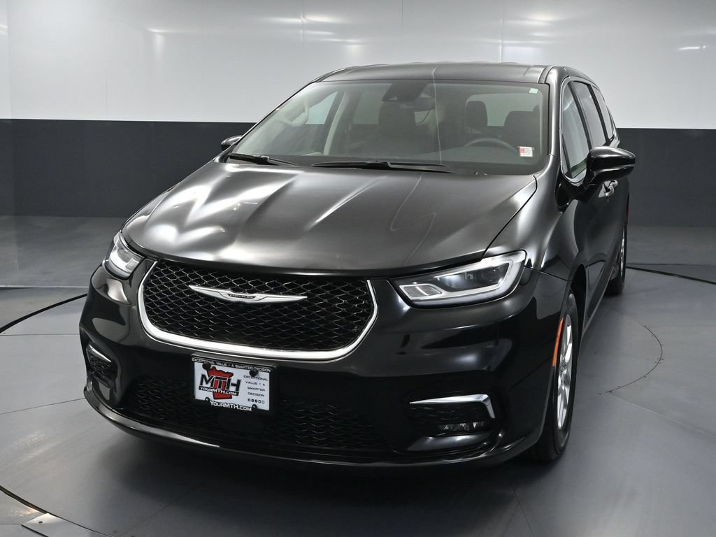 Used 2024 Chrysler Pacifica Touring-L FWD image 9