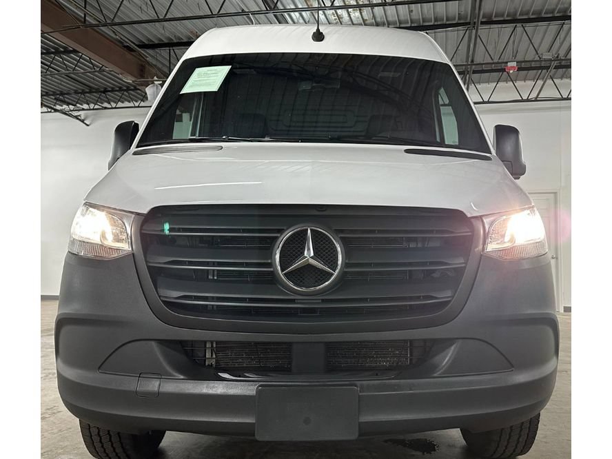 Used 2024 Mercedes-Benz Sprinter 2500 image 4