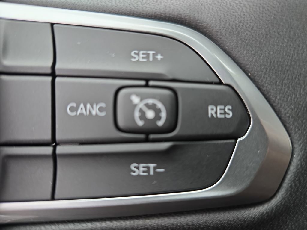 New 2026 Jeep Compass Latitude image 18