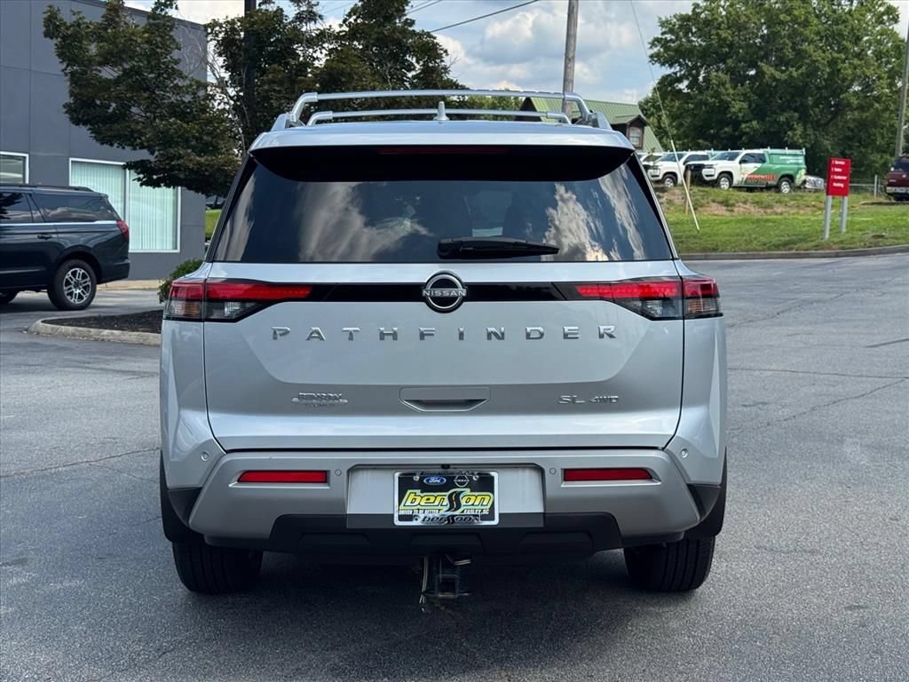 Certified 2024 Nissan Pathfinder SL AWD/4WD image 4