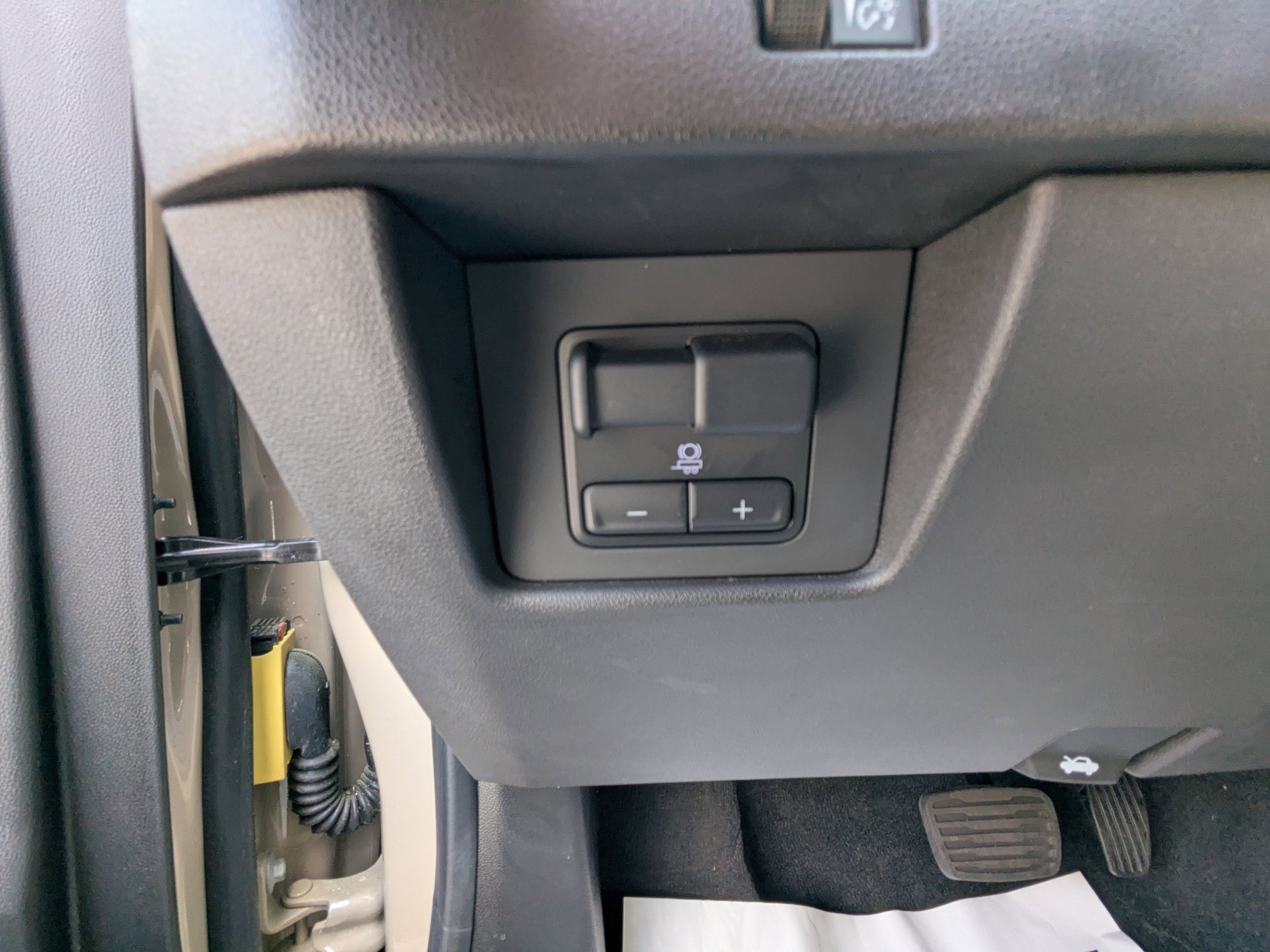 Used 2023 GMC Canyon AT4X image 19