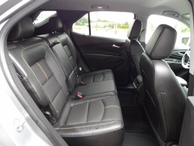 Used 2023 Chevrolet Equinox Premier AWD/4WD image 13