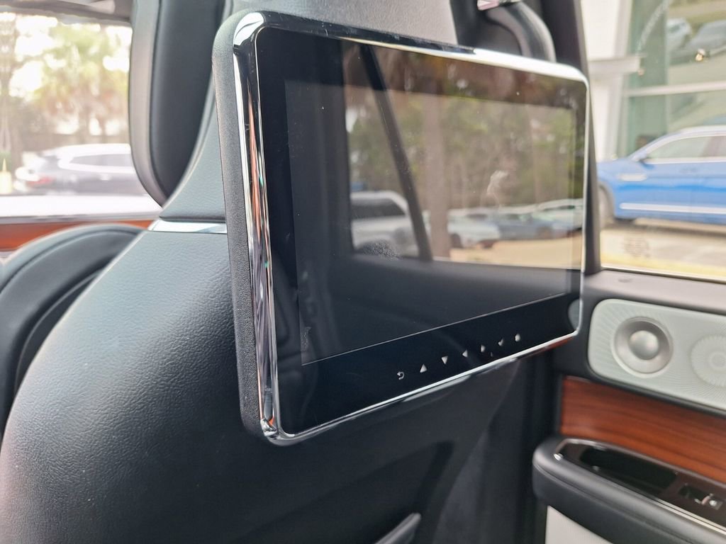 Used 2018 Lincoln Navigator L Reserve w/ Technology Package image 24