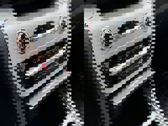 Used 2022 Ford Explorer XLT w/ Equipment Group 202A image 23