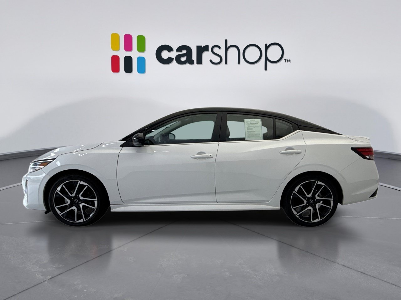 Used 2024 Nissan Sentra SR FWD image 2