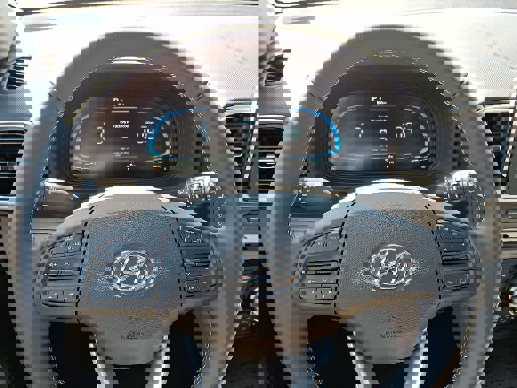 New 2026 Hyundai Venue SEL image 17