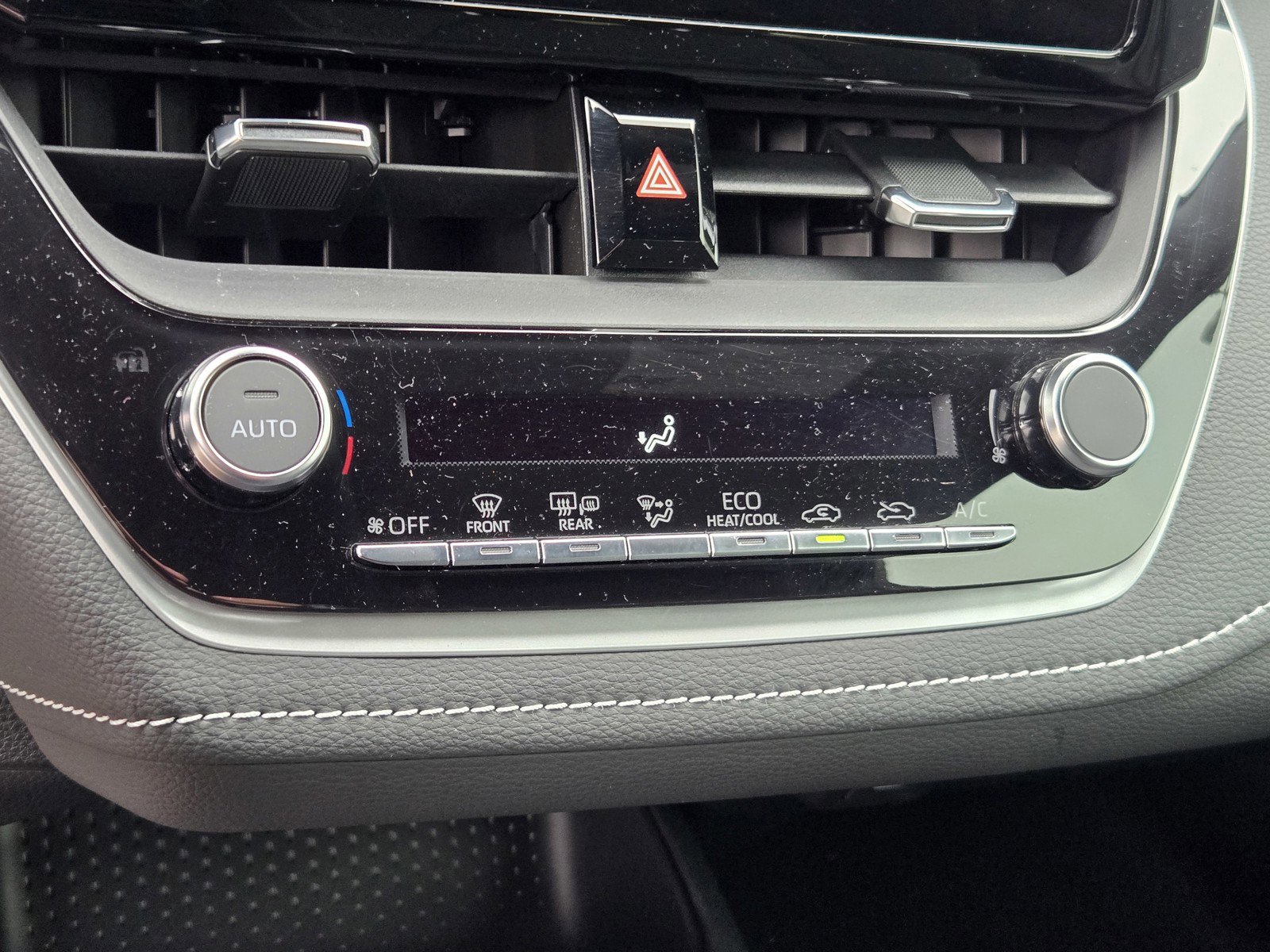 Used 2023 Toyota Corolla SE image 19