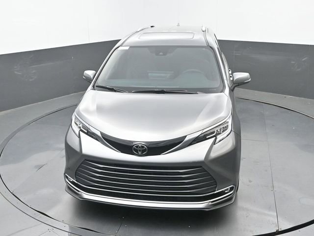 New 2026 Toyota Sienna Limited FWD image 30