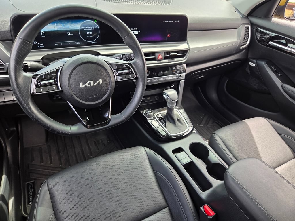 Used 2024 Kia Seltos SX w/ SX Sunroof Package AWD/4WD image 7