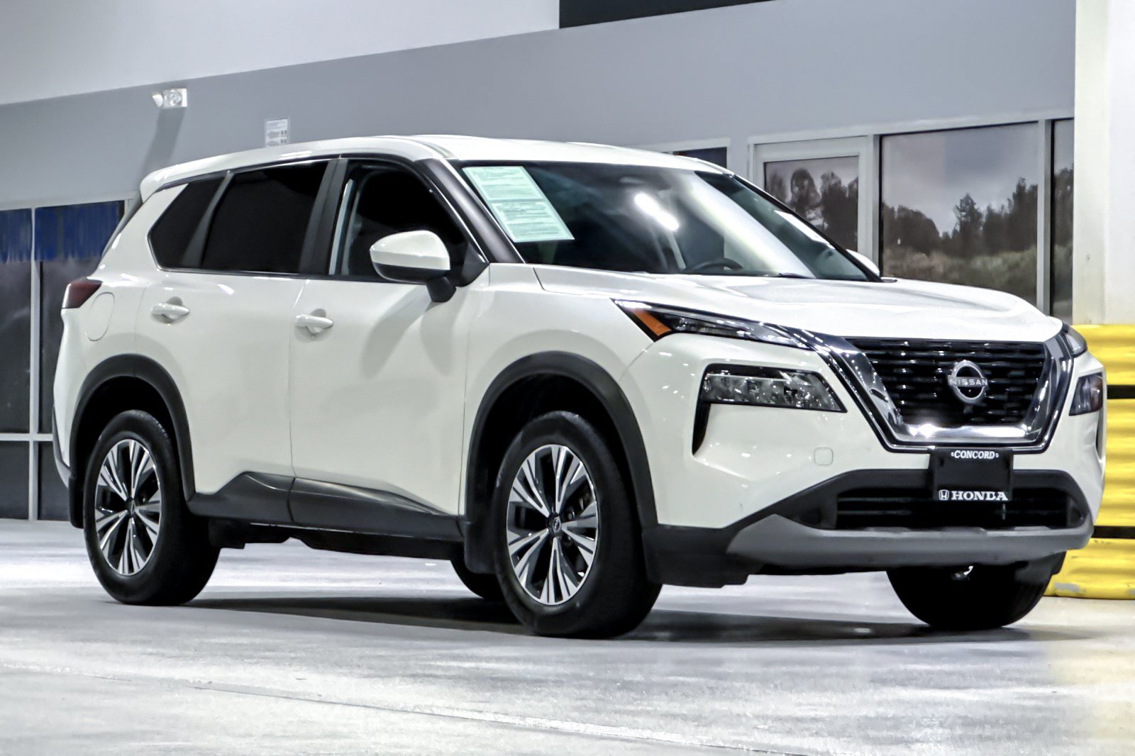 Used 2023 Nissan Rogue SV FWD image 6