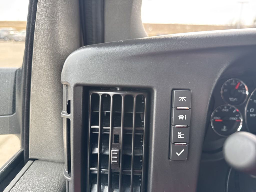 Used 2025 Chevrolet Express 3500 LT w/ LT Preferred Equipment Group image 9