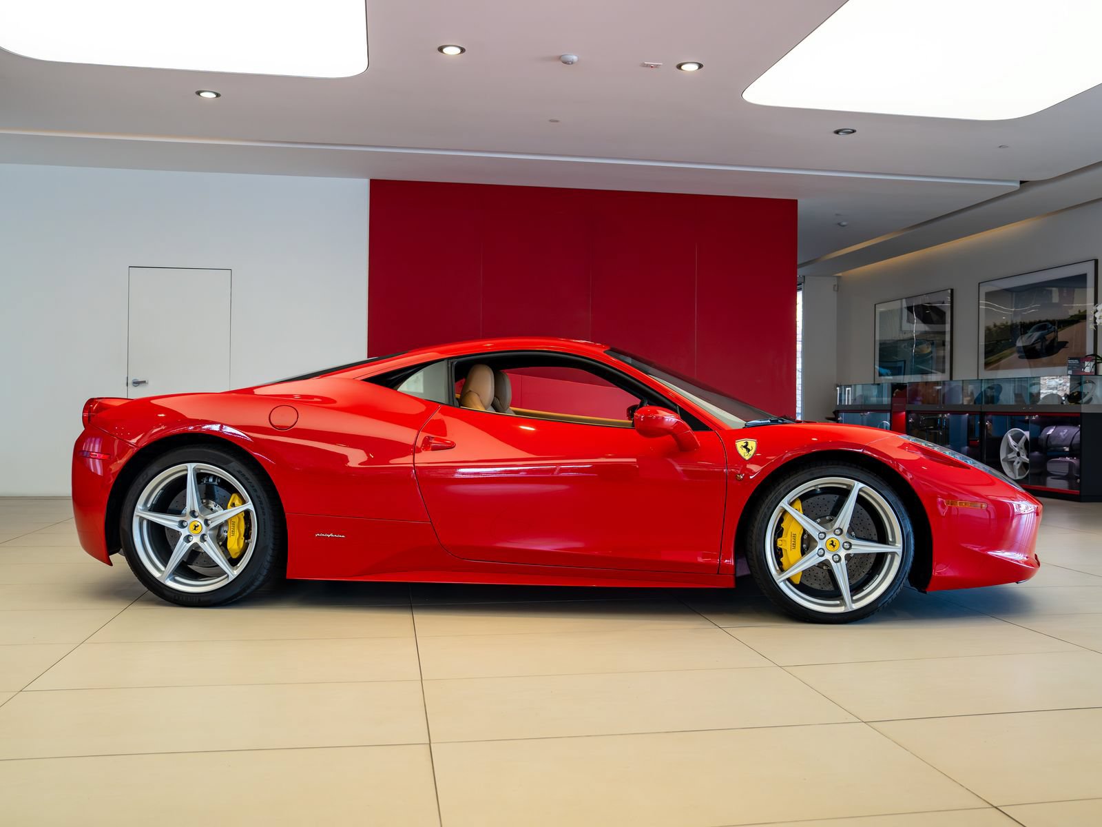 Used 2011 Ferrari 458 Italia Coupe RWD image 7