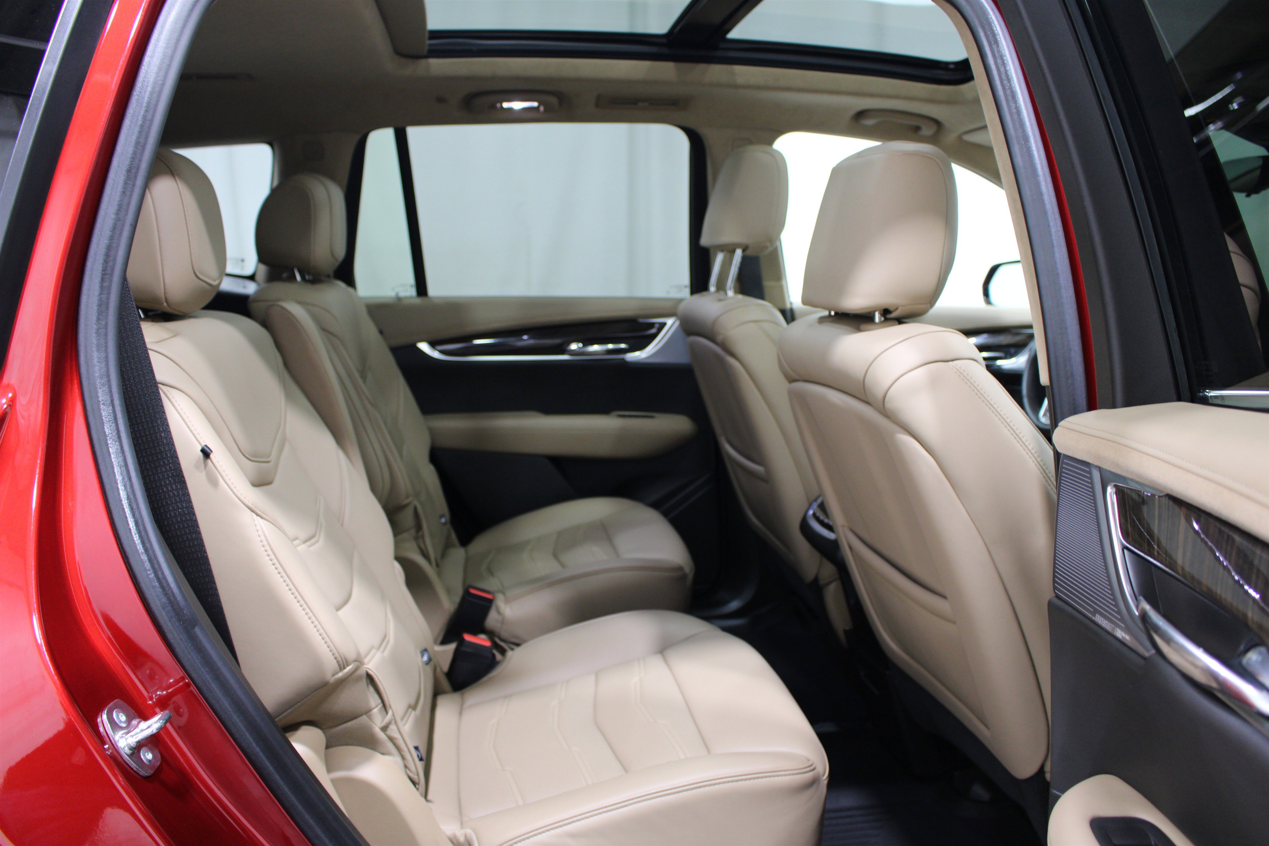 Certified 2025 Cadillac XT6 Premium Luxury w/ Platinum Package image 29