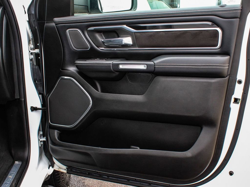 Used 2022 RAM 1500 Laramie AWD/4WD image 12