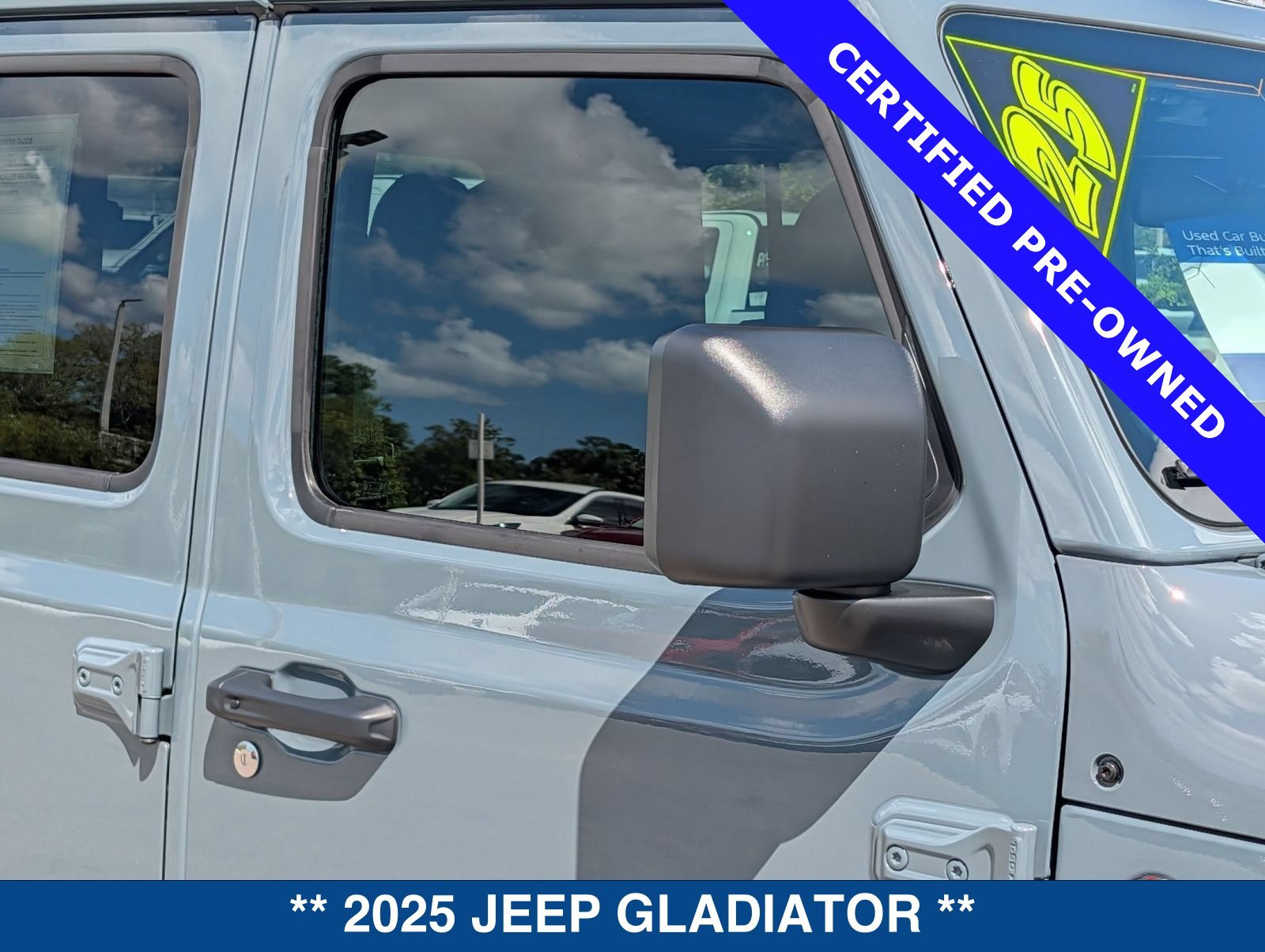 Used 2025 Jeep Gladiator Mojave w/ Safety Group AWD/4WD image 11