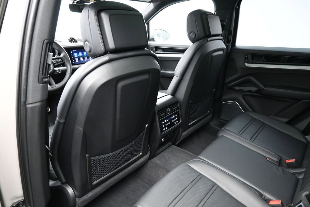Certified 2026 Porsche Cayenne S AWD/4WD image 8